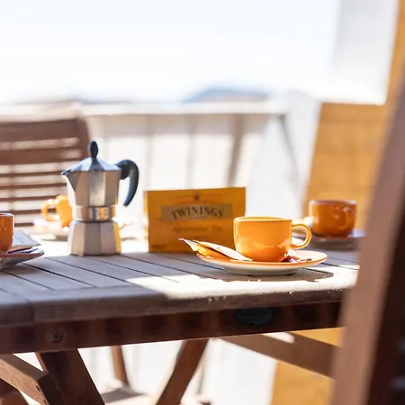 Charming With Two Beds -2 Minutes To The Beach- بيت ضيافة أولبيا
