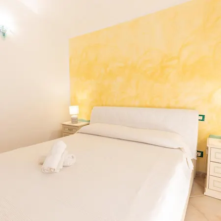 Charming With Two Beds -2 Minutes To The Beach- Pensionat Olbia