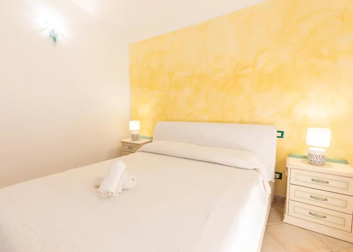 Charming With Two Beds -2 Minutes To The Beach- Pensión Olbia